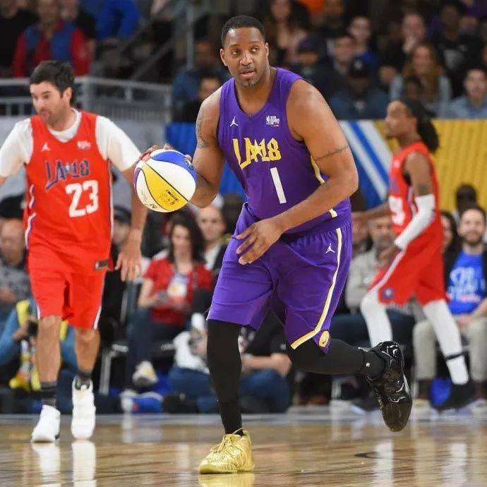 在这场篮球 在这场篮球