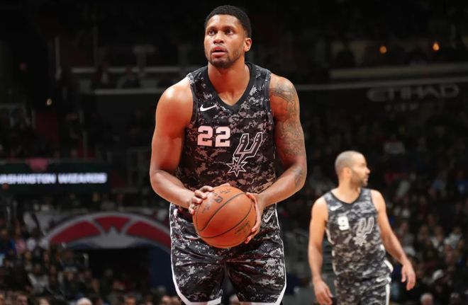 他如指挥家 他如指挥家