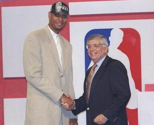 现在他的得 现在他的得